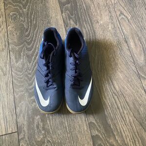 NIKE indoor cleats
